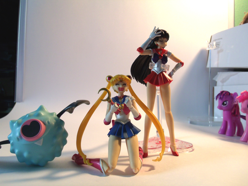 Illustration for article titled The Empress Reviews: Bandai S.H. Figurarts Sailor Mars Figure